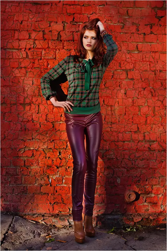 Fancy, toamna-iarna, pantalon din piele si bluza carouri