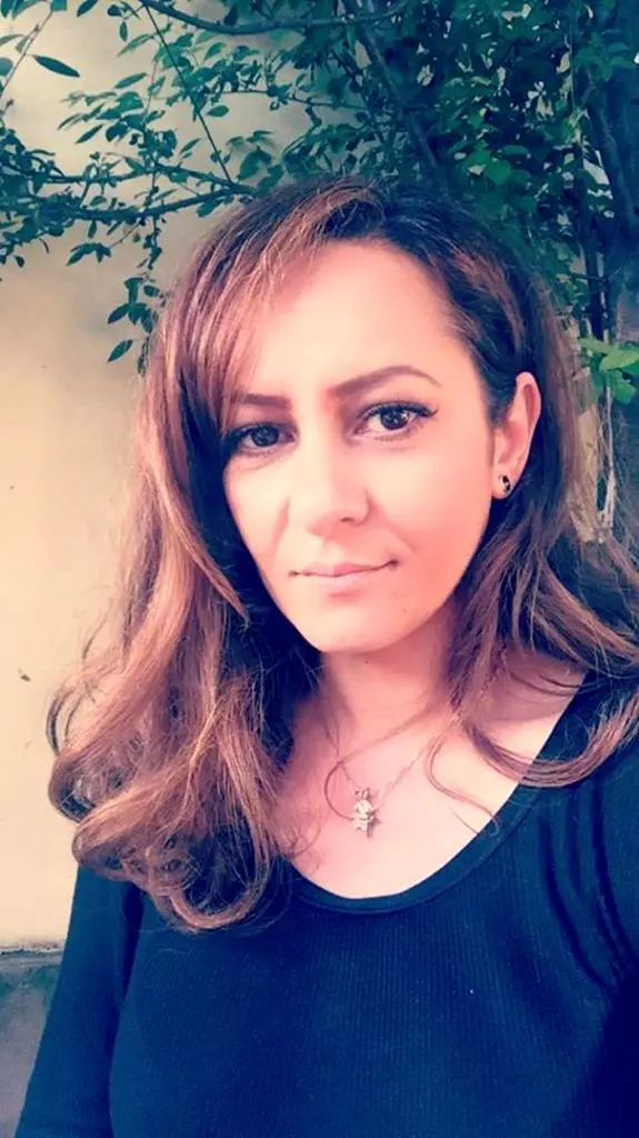 1Carmen-Trandafir-575x1024-1