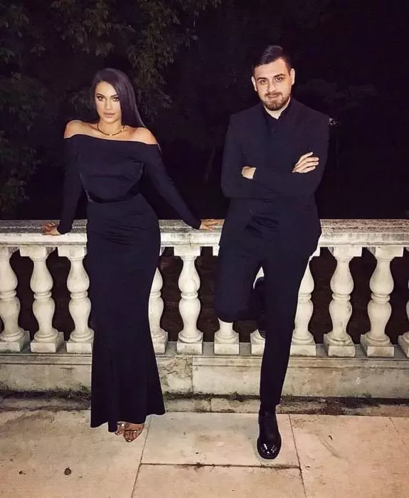 betty-si-catalin-imbracati-in-negru