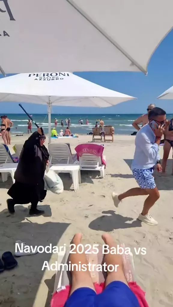 Un bărbat a fost fugărit și bătut cu bastonul de o femeie de 50 de ani, pe plajă la Mamaia Nord (1)