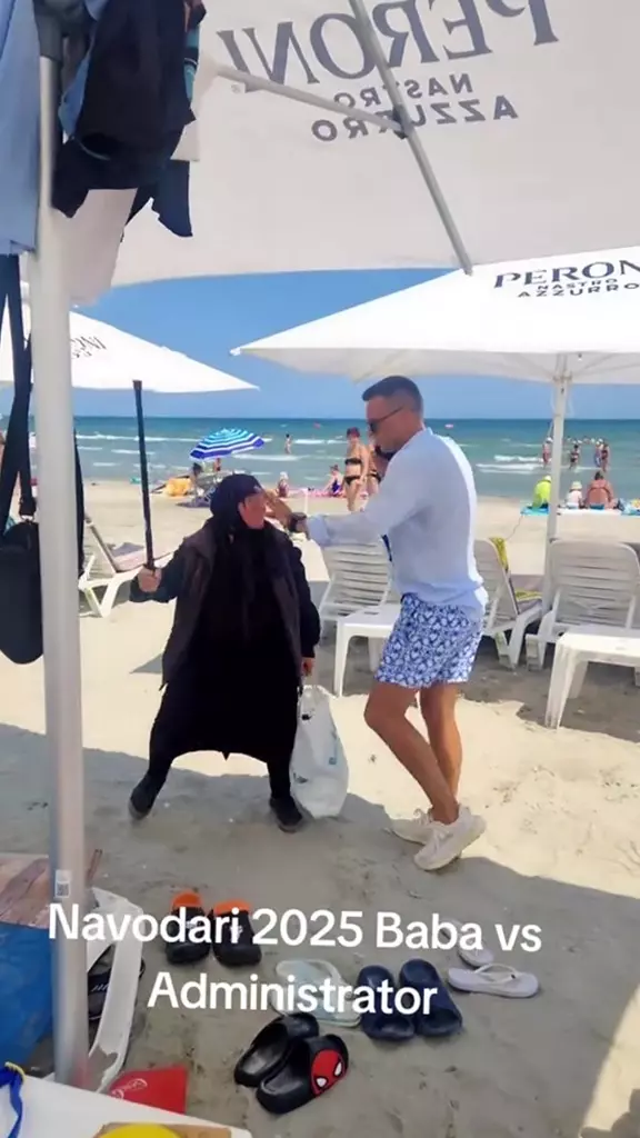Un bărbat a fost fugărit și bătut cu bastonul de o femeie de 50 de ani, pe plajă la Mamaia Nord (2)