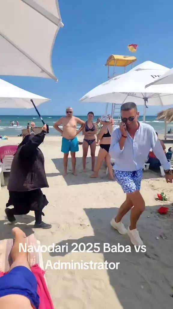 Un bărbat a fost fugărit și bătut cu bastonul de o femeie de 50 de ani, pe plajă la Mamaia Nord (9)
