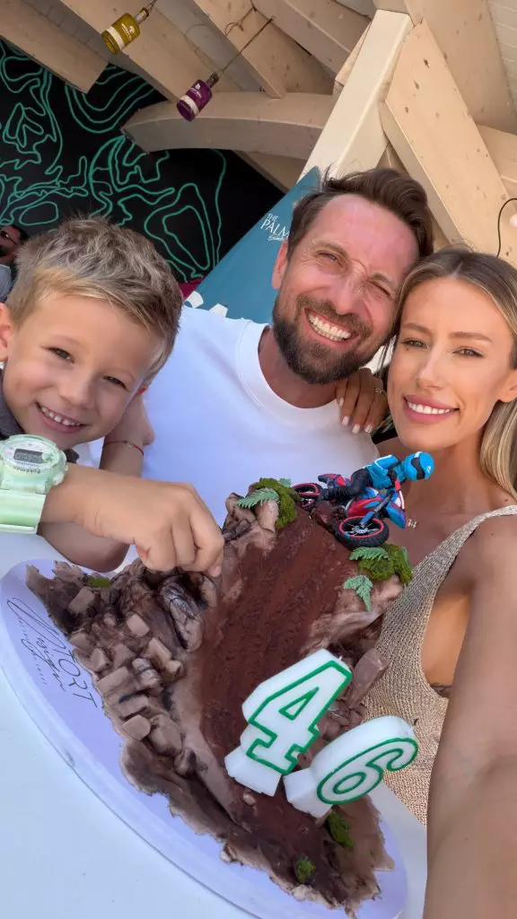 Dani Oțil a împlinit 46 de ani. Ce surpriză i-au pregătit soția lui, Gabriela, și fiul lor, Tiago: "Te iubim"
