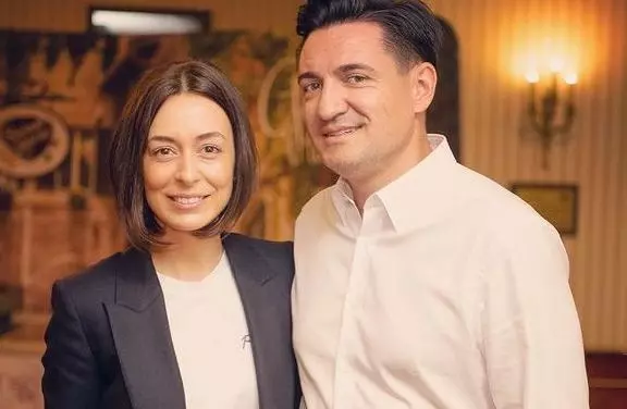 Sotia-lui-George-Buhnici-a-facut-furori-pe-plajele-din-Thailanda