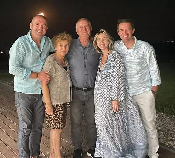 Adela Popescu si familia