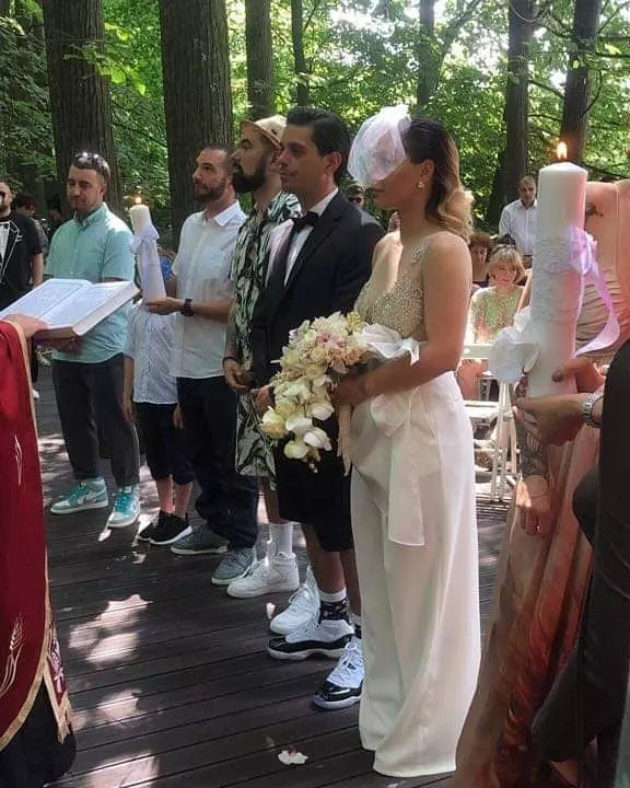 cine-este-sotia-lui-doc-4