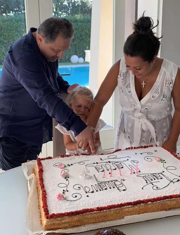 Cine-este-Oana-Mizil-5