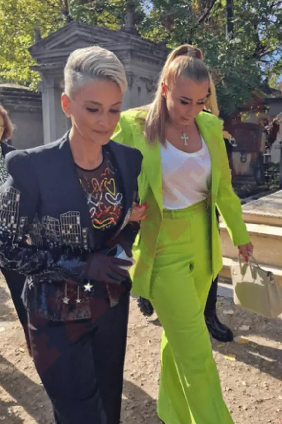 regina-intunericului-01