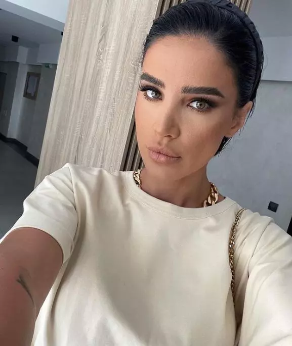 adelina-pestritu-s-a-operat-8