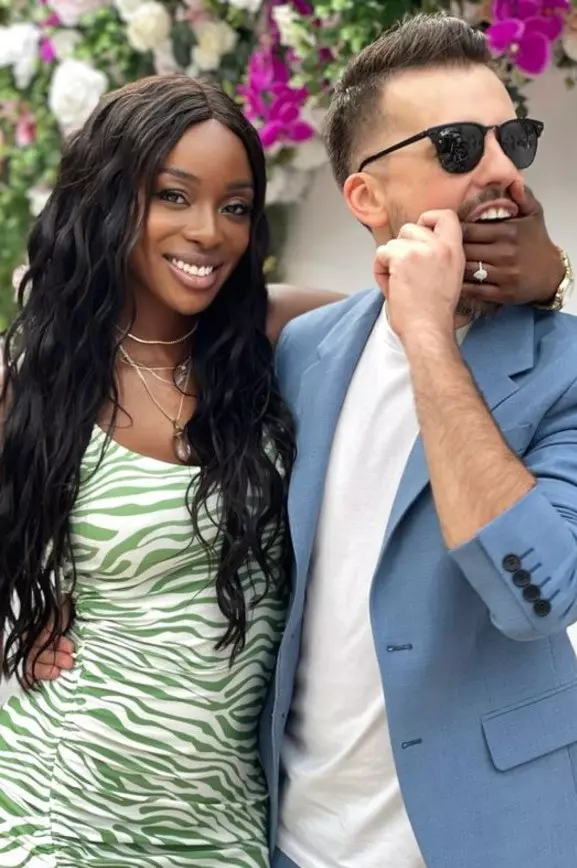 Florin Ristei a cerut-o de soție pe iubita lui, Naomi Hedman (4)