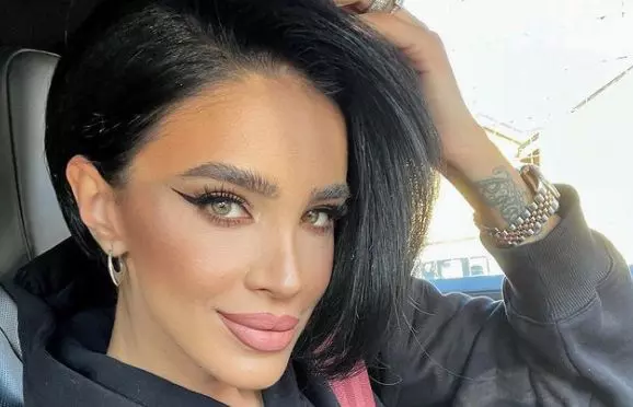 adelina-pestritu-impodobit-bradu-6