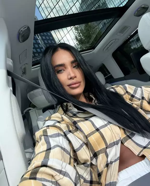 adelina pestritu 11
