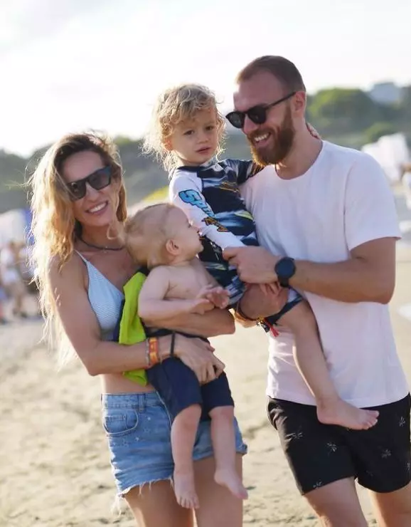 Flavia-Mihasan-si-familia