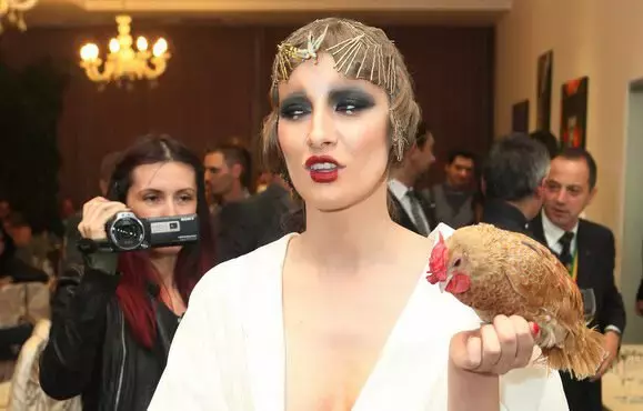 iulia_albu_gaina_3-e1598574464216-1