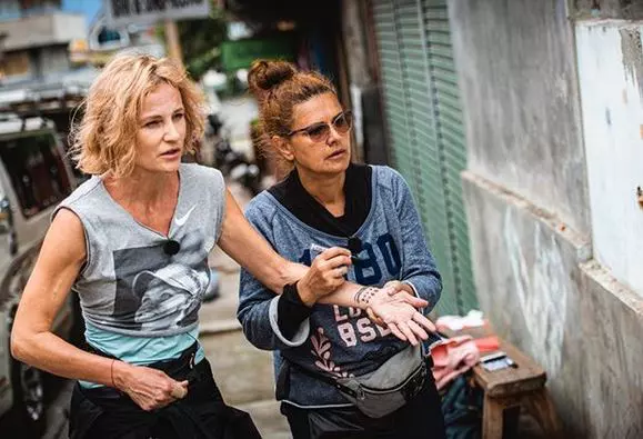 2Lia-Bugnar-de-la-Asia-Express