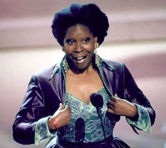 Whoopy Goldberg își însoară câinele, un bulldog francez, cu o domnișoară din aceeași rasă!