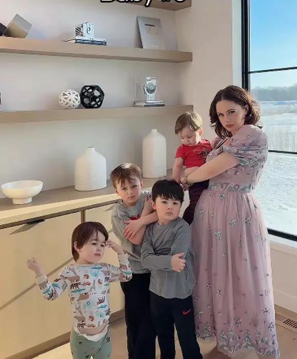 sue rose cu baietii