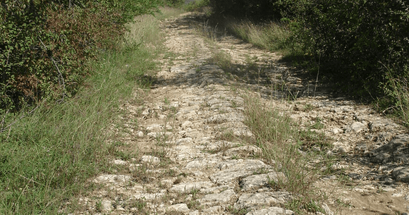 A fost cândva cel mai bun drum din lume! Povestea șoselei din România, inaugurată de împăratul Traian, funcțională și astăzi