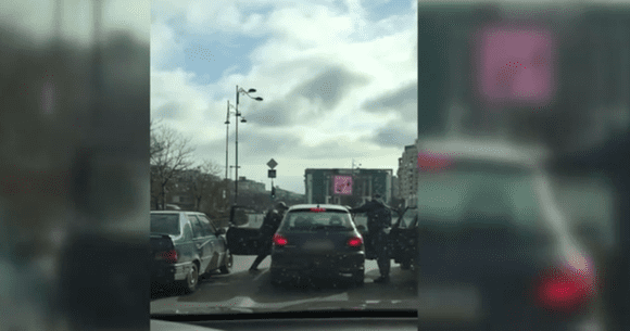 București 2017 - șofer bătut în trafic în urma unor șicanări - Update: Cei doi bărbați au fost prinși