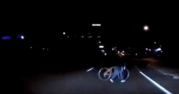 Poliția americană a publicat filmarea accidentului fatal în care a fost implicată o mașină autonomă (Video)