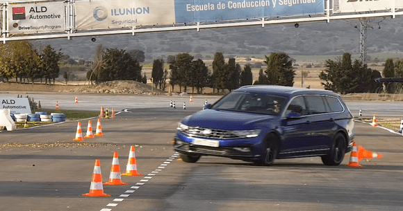 Volkswagen Passat Variant, probleme cu testul elanului (VIDEO)