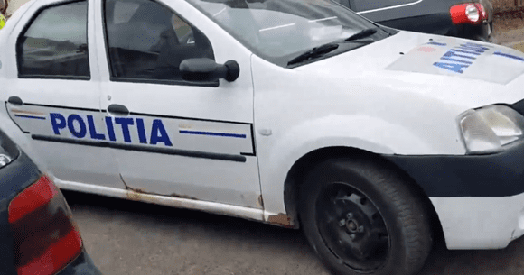 Polițist, despre Daciile ruginite de la Rutieră: „Poate dă domnul și ni le schimbă...” (VIDEO)