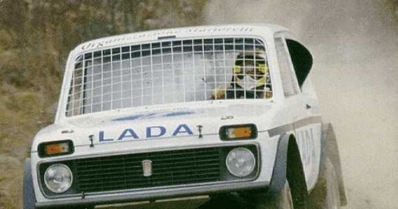 Poți să pui un motor de Ferrari  pe o Lada Niva?