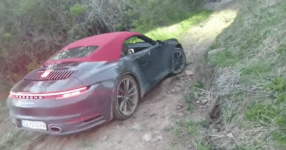 Atenție la Porsche-uri 911 de vânzare conduse de bătrânei (VIDEO)