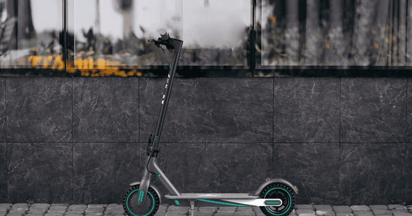 (P) Trotineta electrică AERIUM T350 PRO: Un mijloc de transport modern și practic către oraș