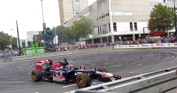 Maxx Verstappen avariaza primul monopost de Formula 1
