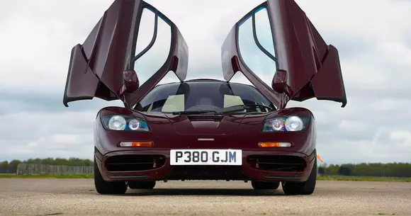 McLaren F1 de vedetă - Rowan Atkinson își scoate mașina la vânzare