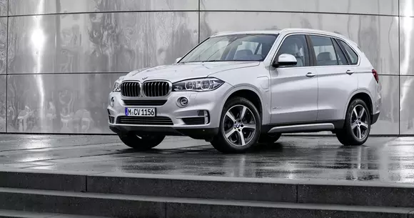 BMW X5 xDrive40e - Primul SUV plug-in hybrid al mărcii pleacă de la 71.176 de euro cu TVA în România