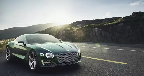 Live Geneva 2015 - Standul Bentley