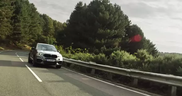 BMW X5 își prezintă accesoriile M Performance