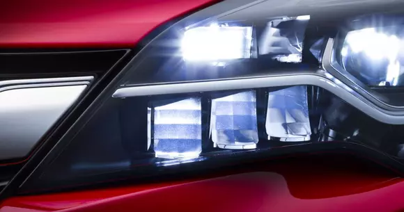 Viitoarea generație Opel Astra va avea faruri LED cu tehnologie matrix
