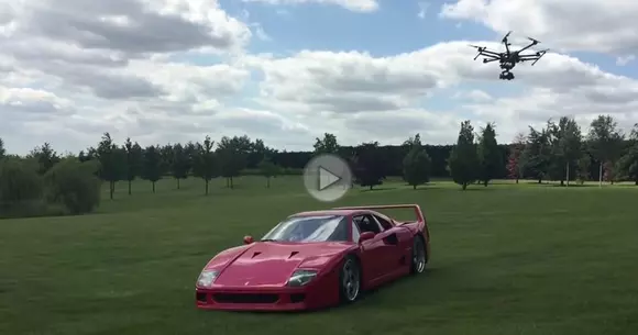 Ferrari F40 și Enzo n-au fost făcute să meargă pe iarbă!