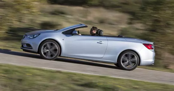 Opel recheamă în service 100.000 de mașini în Europa