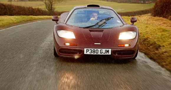 Rowan Atkinson și-a vândut McLarenul F1 pentru aproximativ 11 milioane de euro