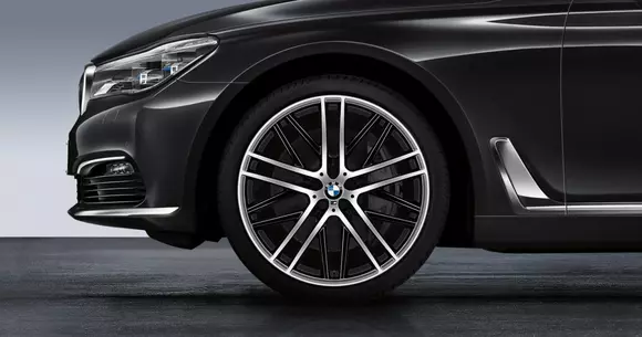 BMW Seria 7 primește accesorii M Performance
