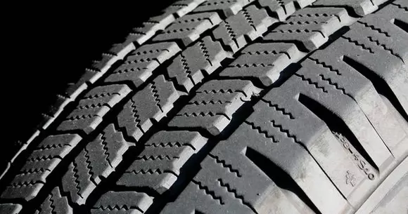 Ce se întâmplă dacă folosești anvelopele de iarnă pe perioada verii