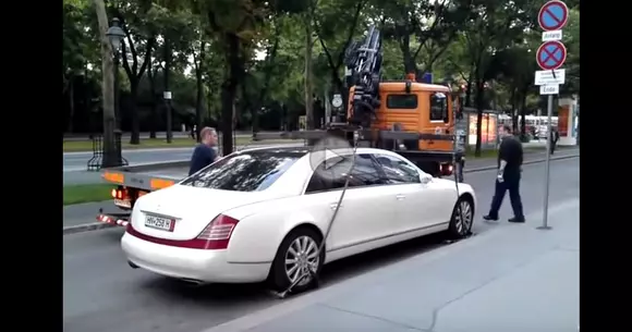 Big Fail - Au încercat să ridice un Maybach 62S parcat ilegal, dar nu le-a ieșit