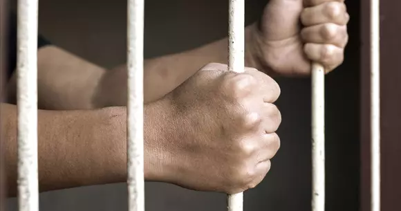 Iată câteva dintre infracțiunile prevăzute în Codul rutier care te pot trimite după gratii