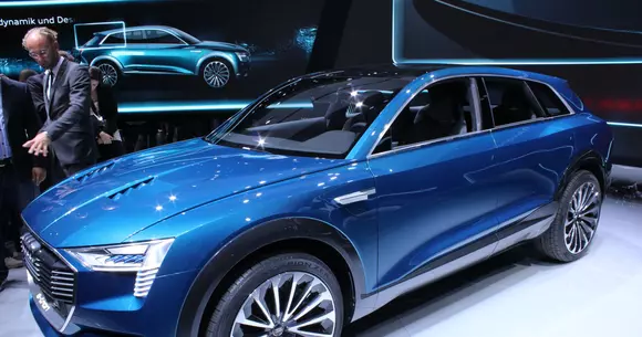 Frankfurt 2015 - Audi e-tron quattro concept