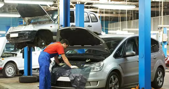 Cum îți dai seama că trebuie să-ți schimbi mecanicul? Șapte fraze care-l dau de gol și demonstrează că nu e profesionist