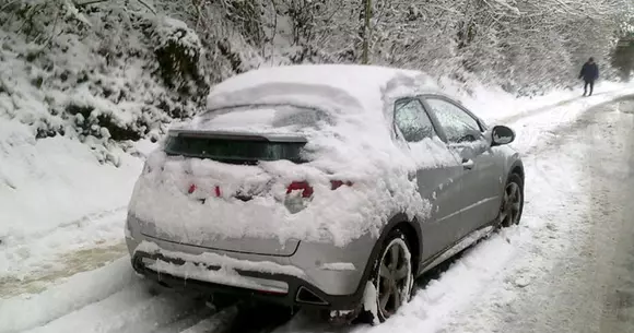 (P) De ce să montăm anvelope de iarnă?