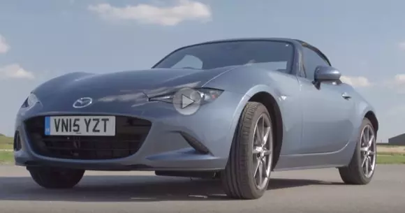 Mazda MX-5 într-un duel aprins cu Toyota GT86