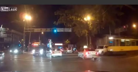Un tramvai a rămas fără frâne în Kazakhstan! Ce a urmat e de necrezut! | VIDEO