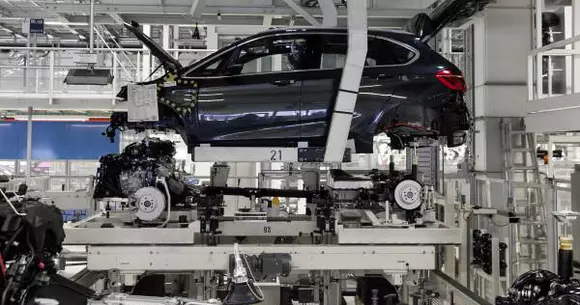 BMW 225xe Active Tourer a intrat pe linia de asamblare. În România pornește de la 30.400 de euro fără TVA