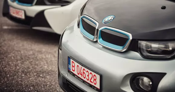 BMW i3 și i8 au ajuns în România. Electricul de oraș pleacă de la 36.828 de euro, iar sportivul hibrid de la 138.260 de euro