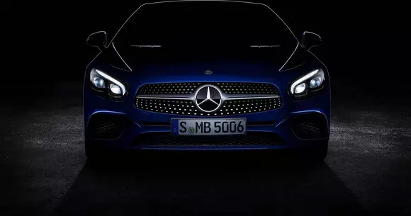 Mercedes-Benz SL facelift - Prima imagine cu versiunea revizuită